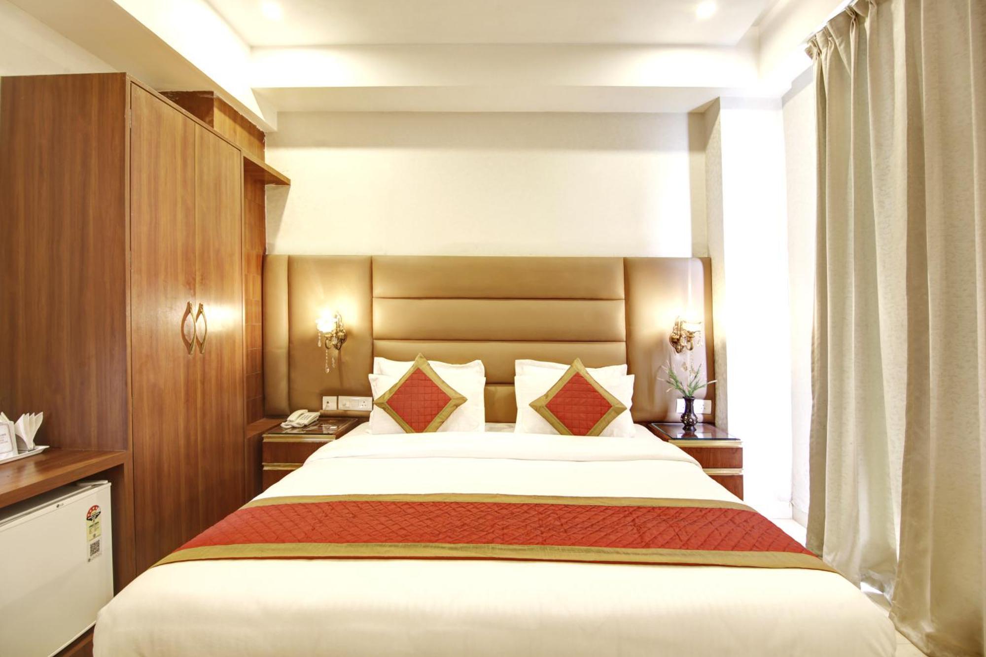 Marks Hotel & Banquet 诺伊达 外观 照片