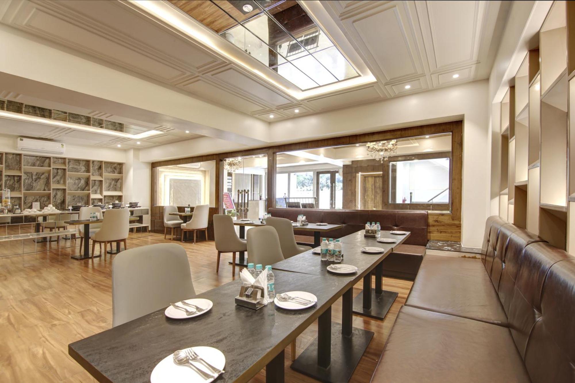 Marks Hotel & Banquet 诺伊达 外观 照片