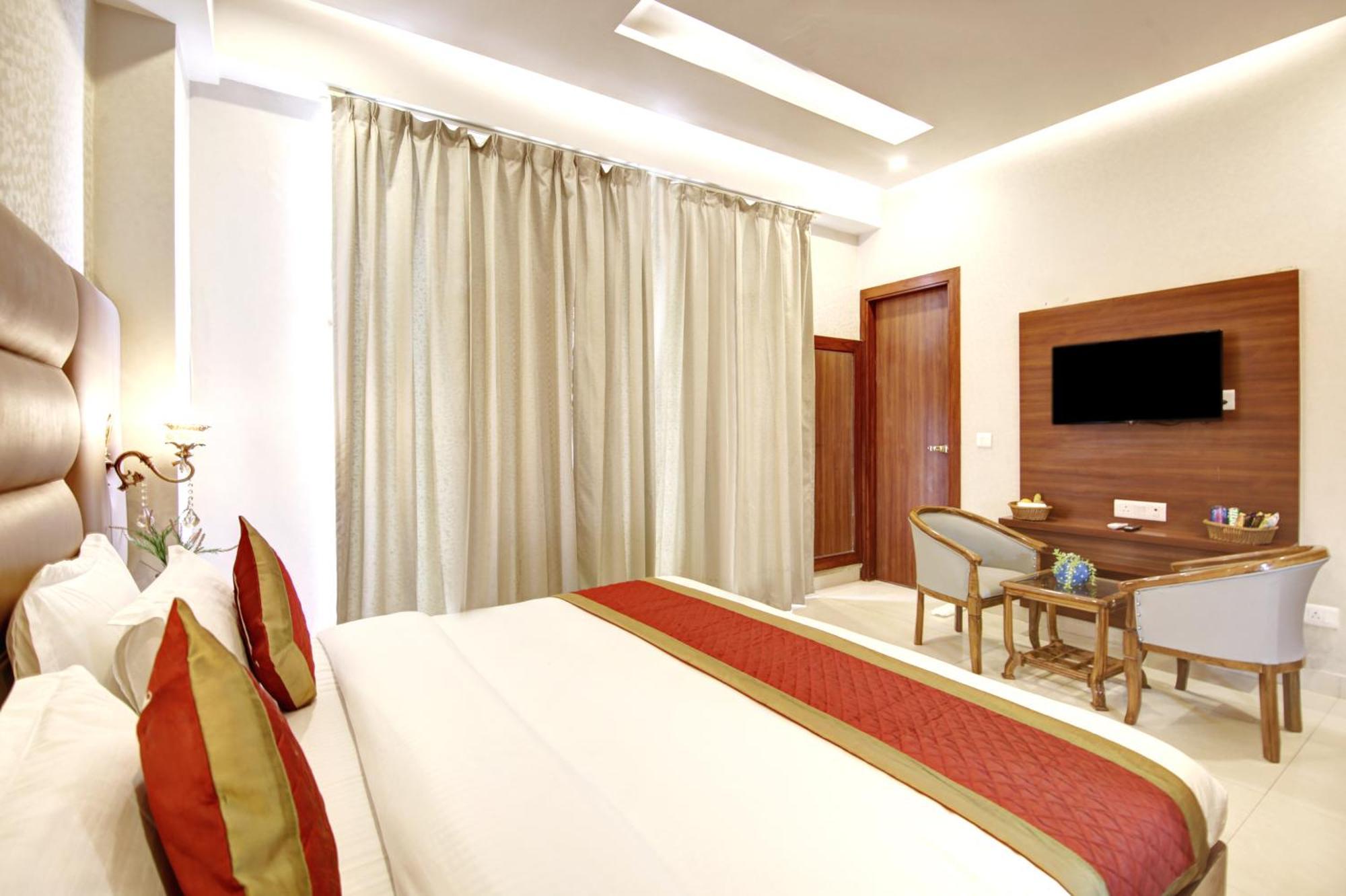 Marks Hotel & Banquet 诺伊达 外观 照片