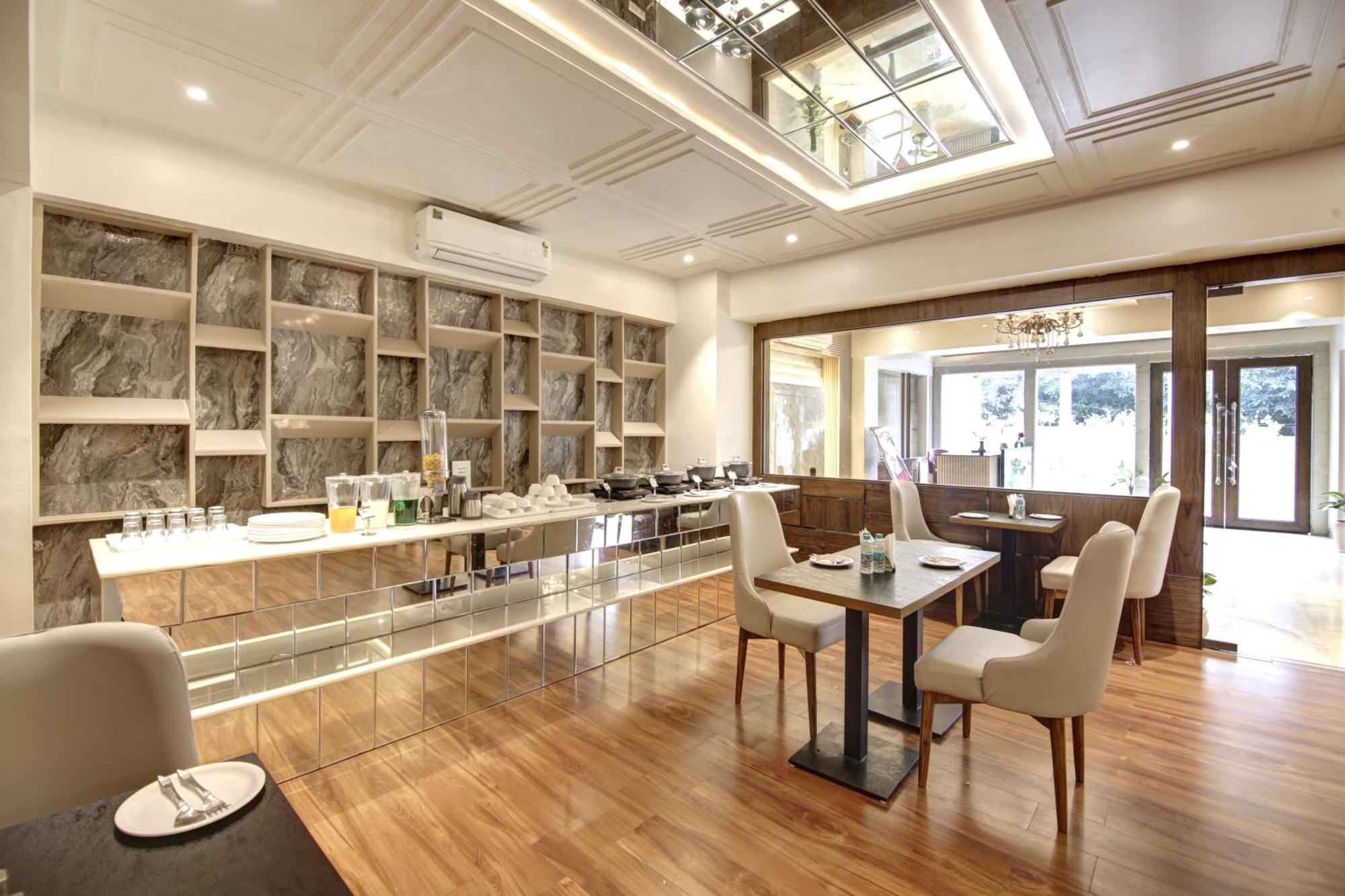 Marks Hotel & Banquet 诺伊达 外观 照片