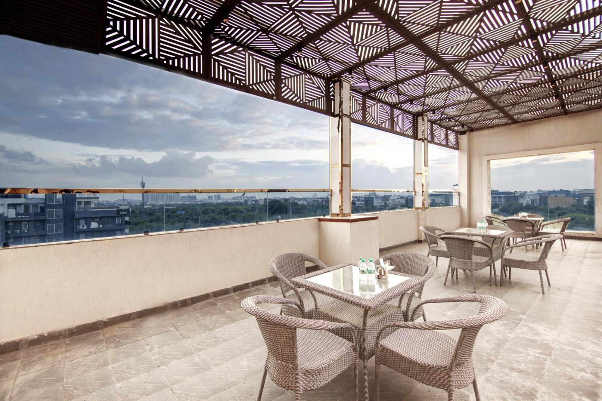 Marks Hotel & Banquet 诺伊达 外观 照片