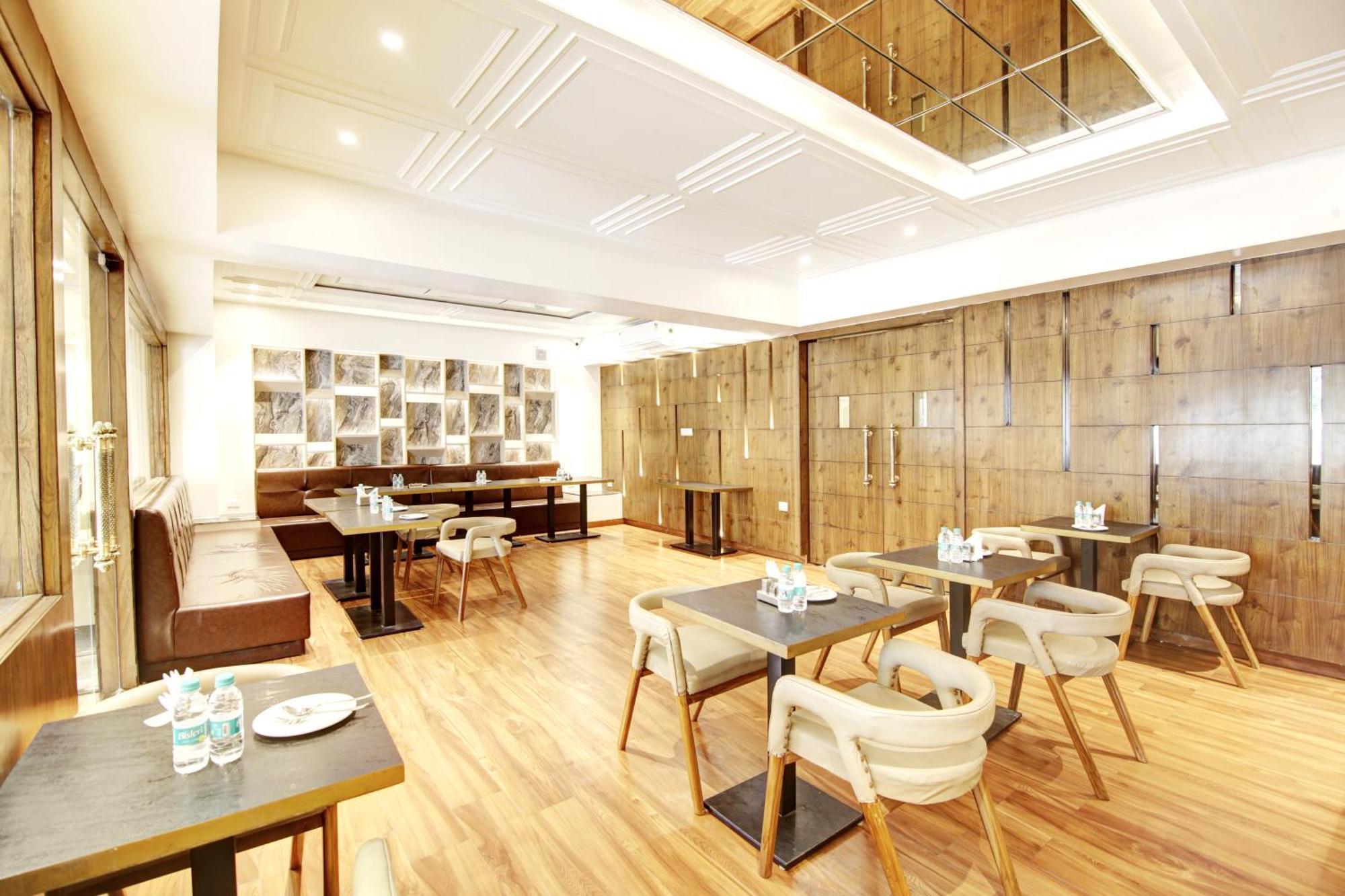 Marks Hotel & Banquet 诺伊达 外观 照片