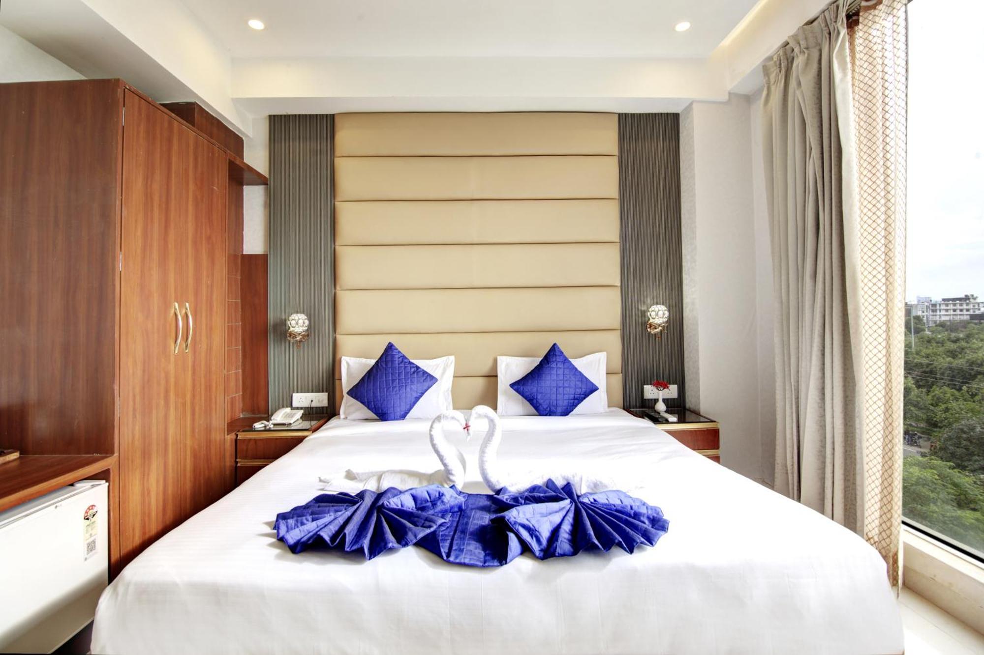 Marks Hotel & Banquet 诺伊达 外观 照片