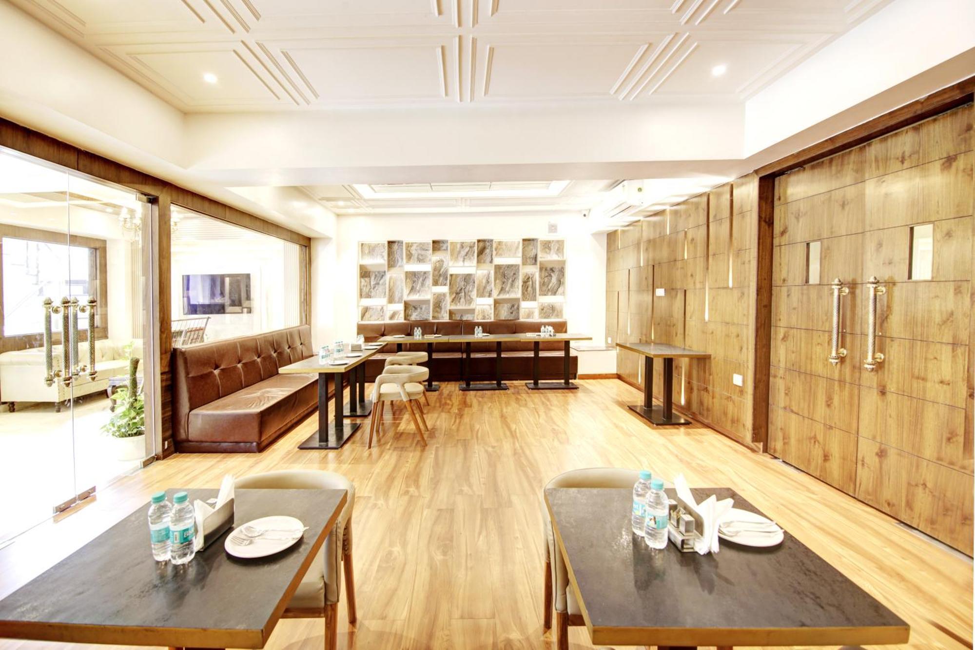 Marks Hotel & Banquet 诺伊达 外观 照片