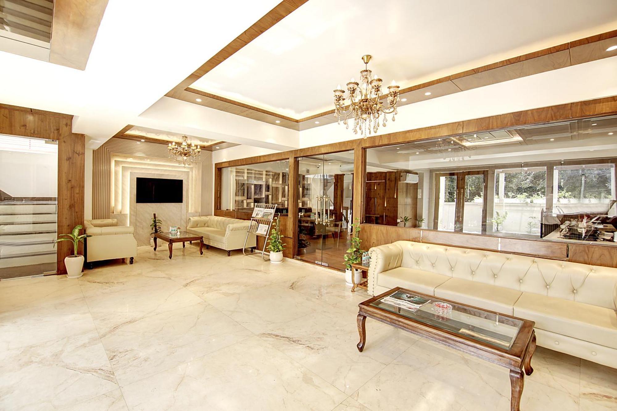 Marks Hotel & Banquet 诺伊达 外观 照片